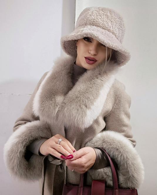 Луксозна дамска кожена шапка ARIA SHEARLING CAP