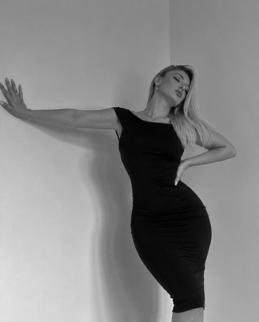 Черна рокля NOIR ELEGANCE